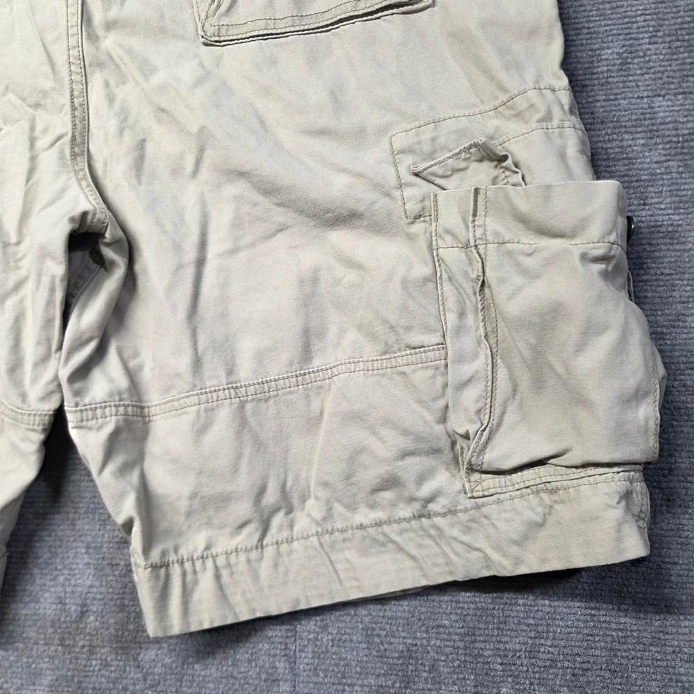 Levis Mens Tan Khaki Cotton Cargo Shorts Size 42 Multi Pocket Casual Y2K